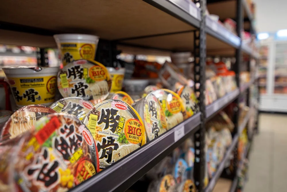 Who Can Benefit from Shopping at Okiha18 Convenience Store Things?