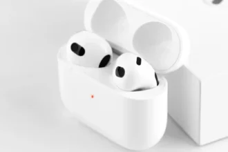 Red Flashing Light Airpods