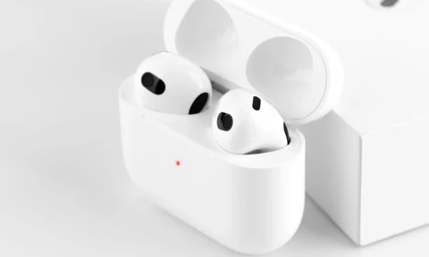 Red Flashing Light Airpods