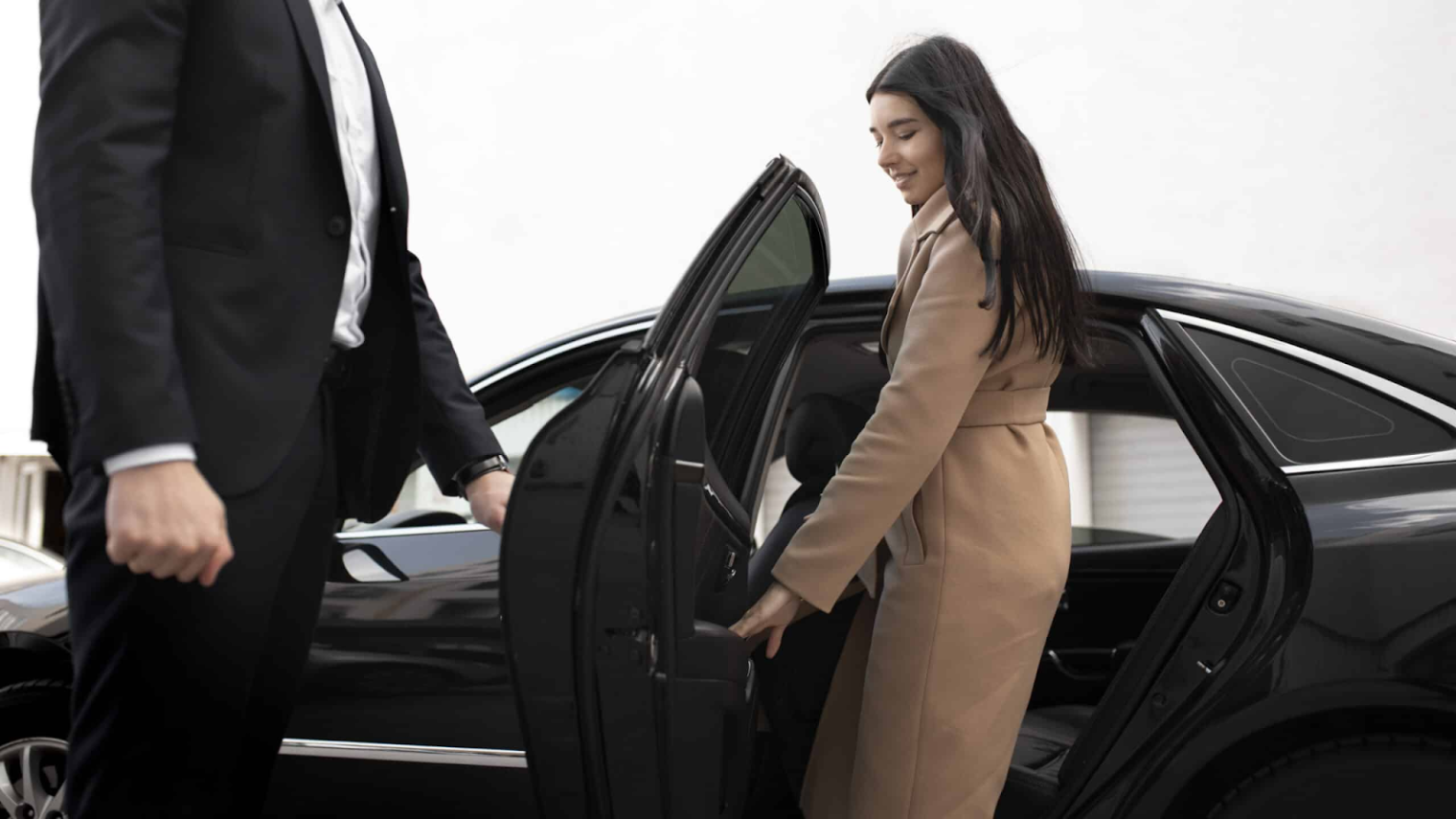 Advantages of Hiring a Private Driver in Morocco