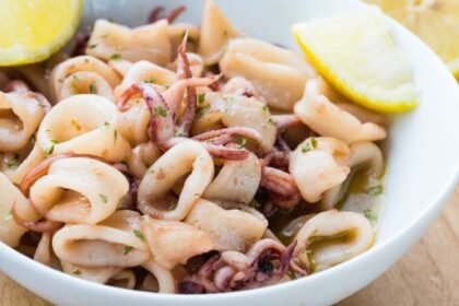 How to Saute Calamari with Garlic (quick and easy)