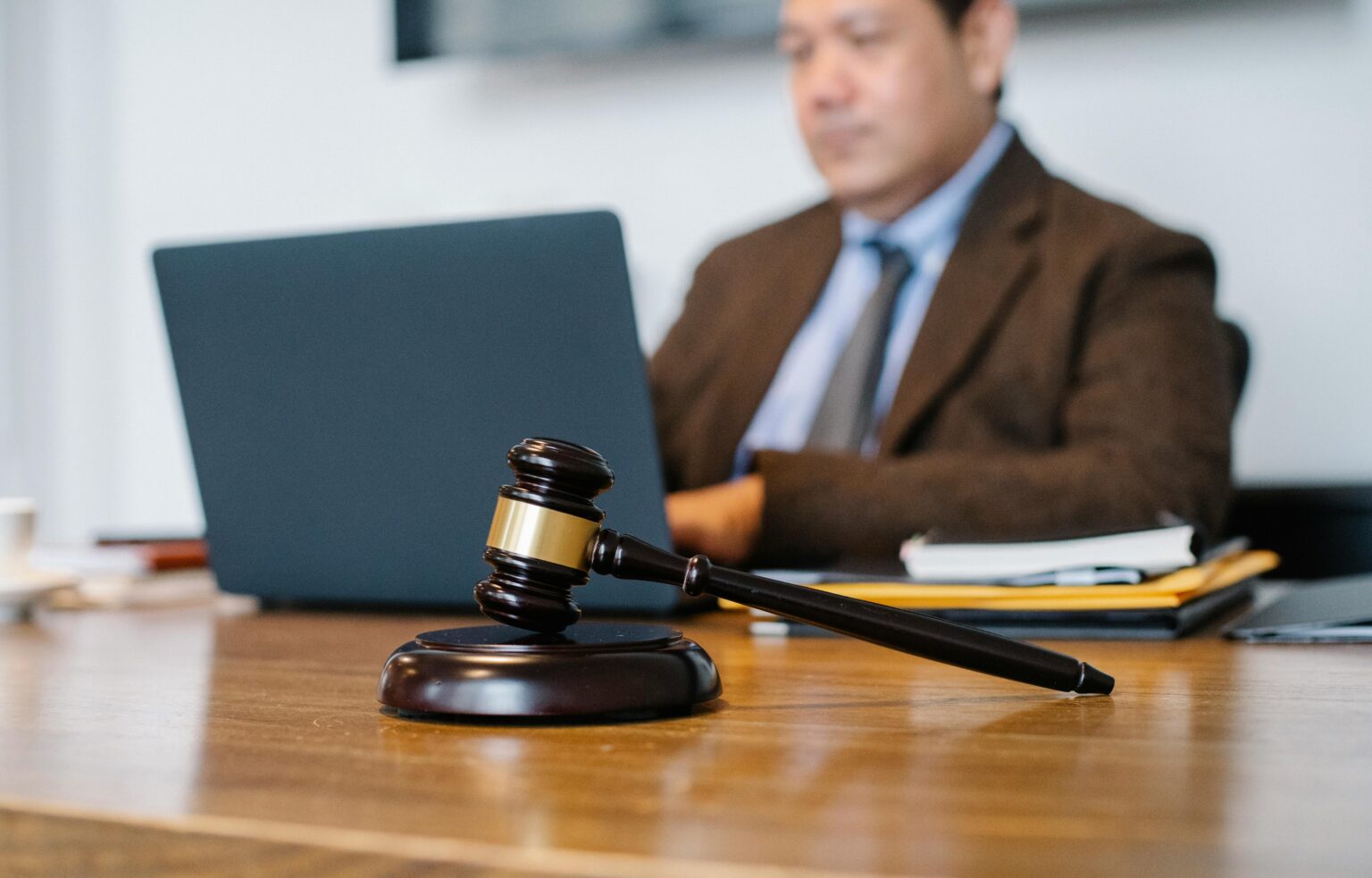 Navigating Corporate Fraud: Expert Legal Advisors in London for Your Business