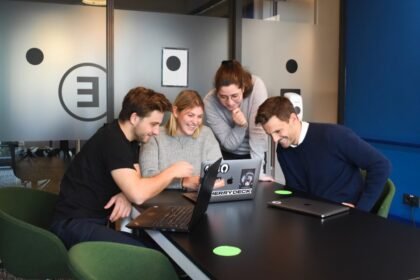 Exploring Sinkom: A Deep Dive into Its Unique Features and Benefits