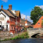 How Buying Agents Help Secure the Best Property Deals in Hampshire 