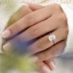 Why Oval Gemstones Are Ideal for Engagement Rings
