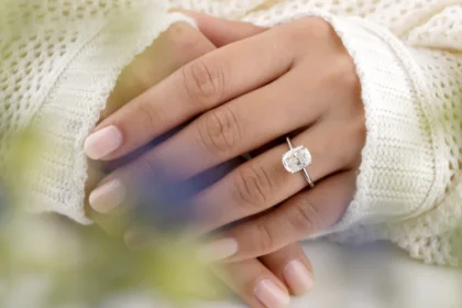 Why Oval Gemstones Are Ideal for Engagement Rings