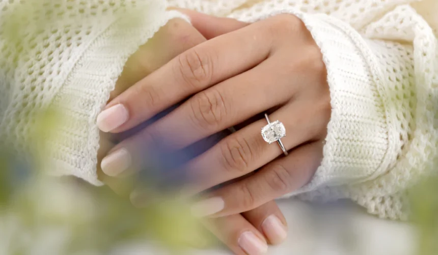 Why Oval Gemstones Are Ideal for Engagement Rings