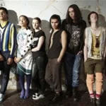 How to Understand the Skins Cast Dynamics