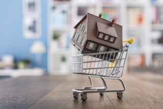 Understanding the Fastest and Easiest Way to Sell a Home Without Stress or Delays