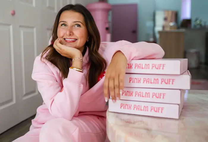 Pink Palm Puff Takes America by Storm: Inside the USA Beauty Trend