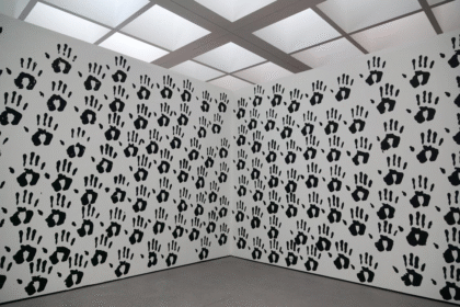 David Shrigley's Impact on Contemporary Ceramics: A Modern Art Revolution