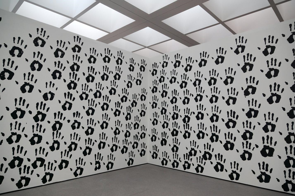 David Shrigley's Impact on Contemporary Ceramics: A Modern Art Revolution