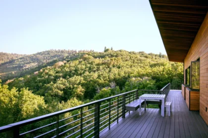 Turning Vision Into Reality: The Role of a Custom Home Builder in Modern Construction