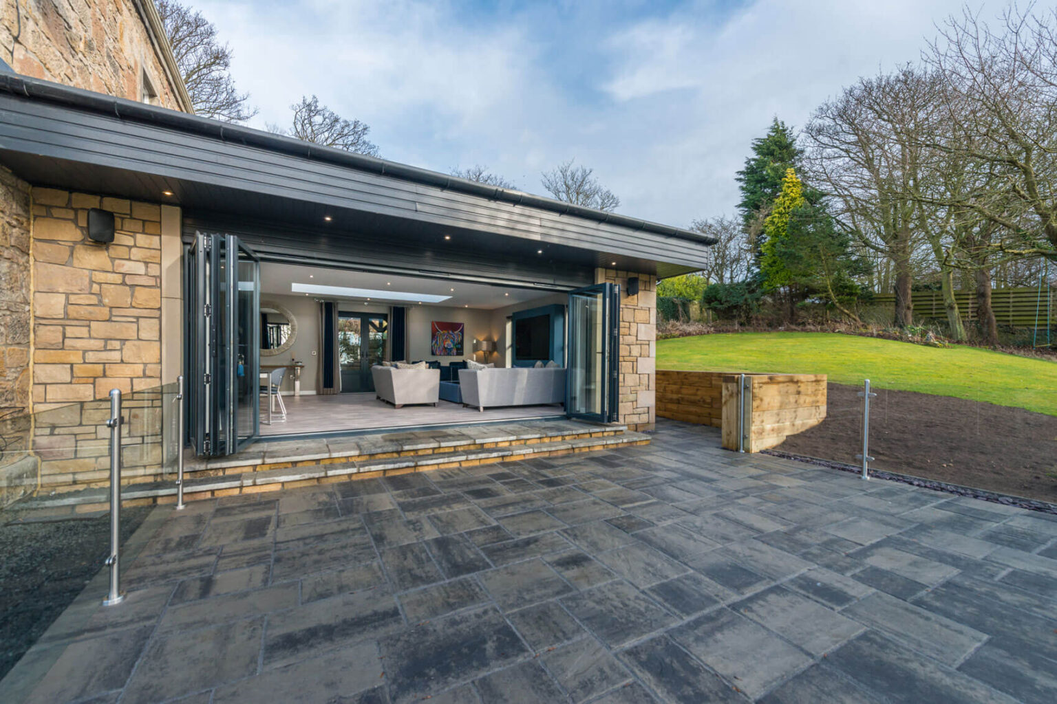 How Long Does It Take to Install Double Glazing in Edinburgh Homes?