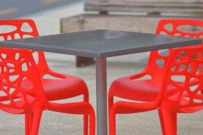 Tumbons vs. Traditional Chairs: Which is Right for You?