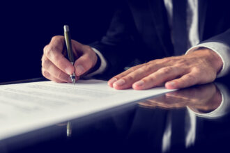 How to Efficiently Serve Legal Documents with Professional Help