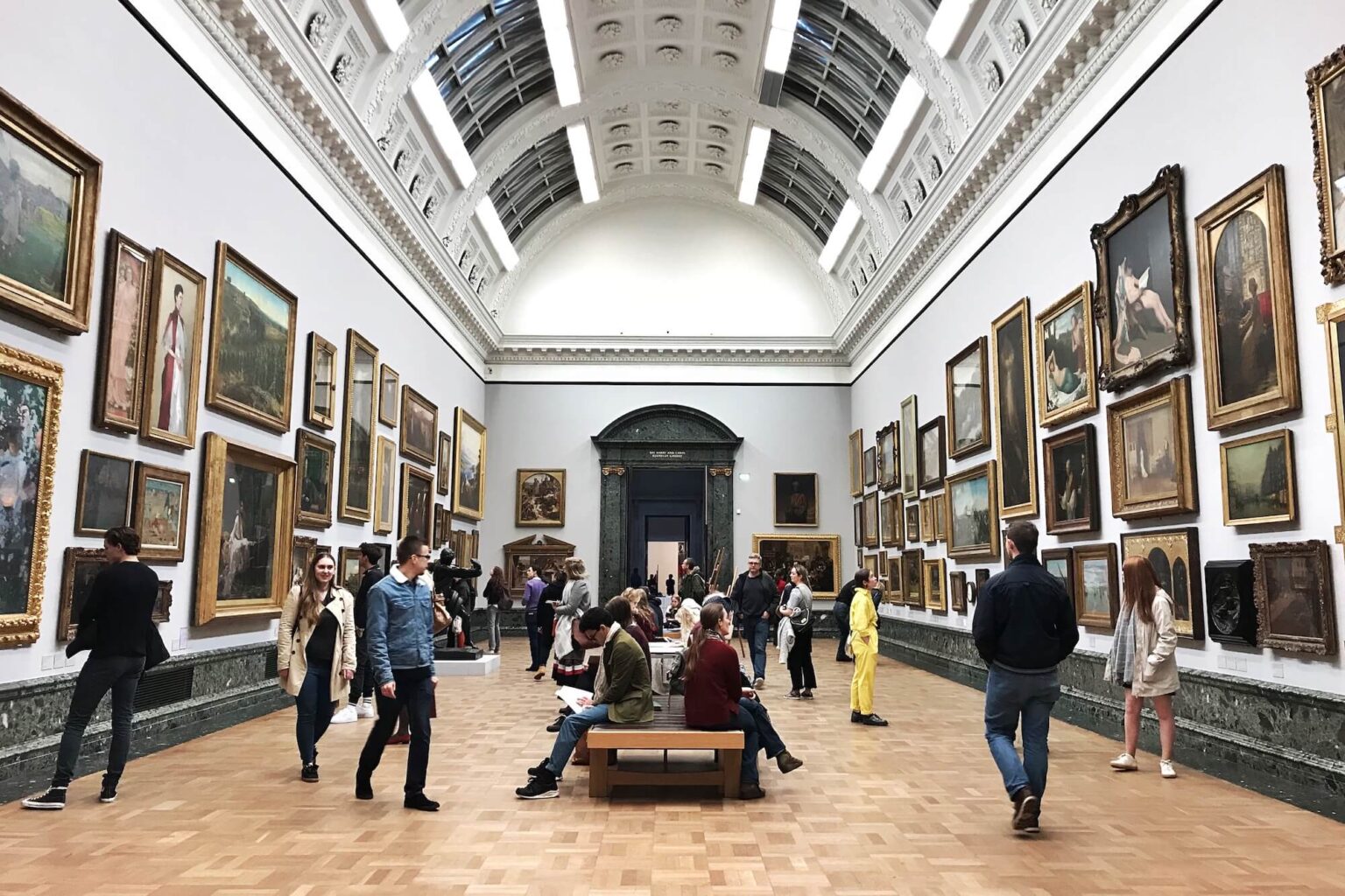 What is a Museumsaufsicht Job? Your Guide to Museum Security Careers