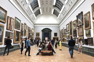 What is a Museumsaufsicht Job? Your Guide to Museum Security Careers