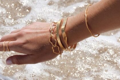 Sculpted Simplicity: Esclava Bracelet Trends