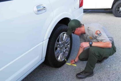 what does chalk on tires do