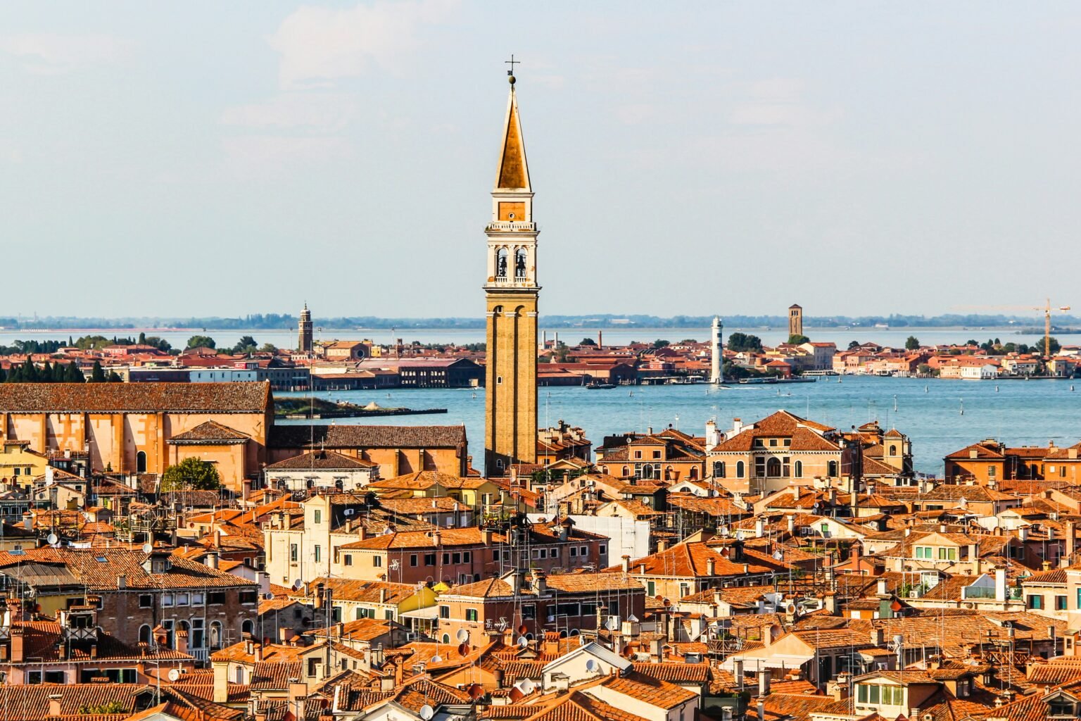 Orannalaura: Discover the World