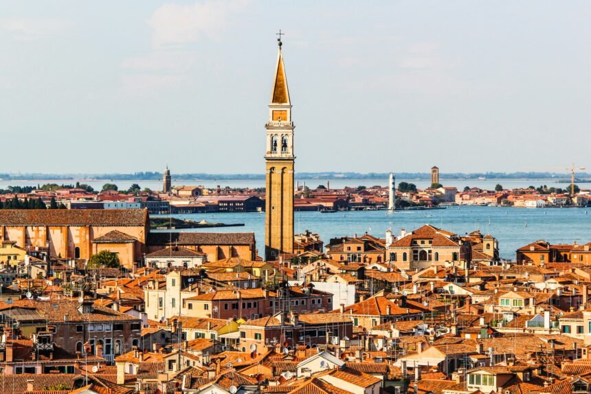 Orannalaura: Discover the World