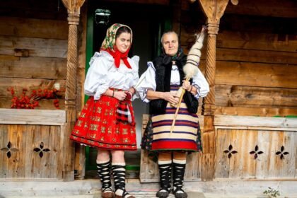 Romanian traditional clothing: Regions, symbols and meaning