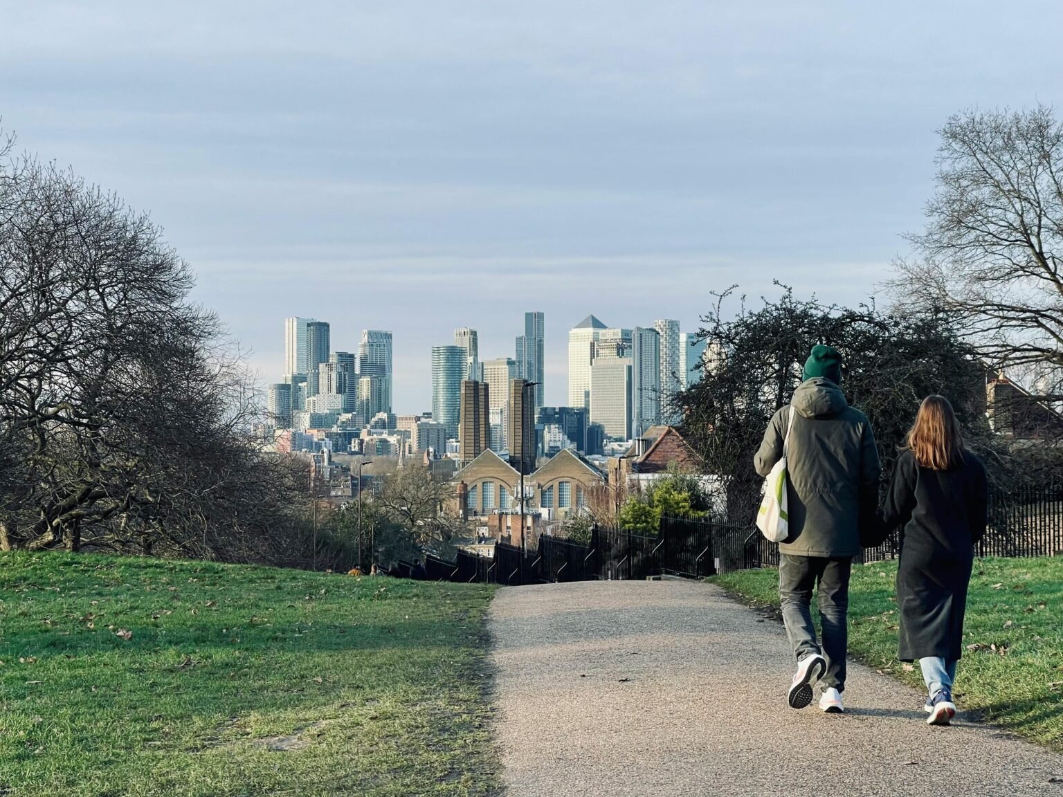 A Guide to Long Distance Relationship Travel Between the UK and Abroad