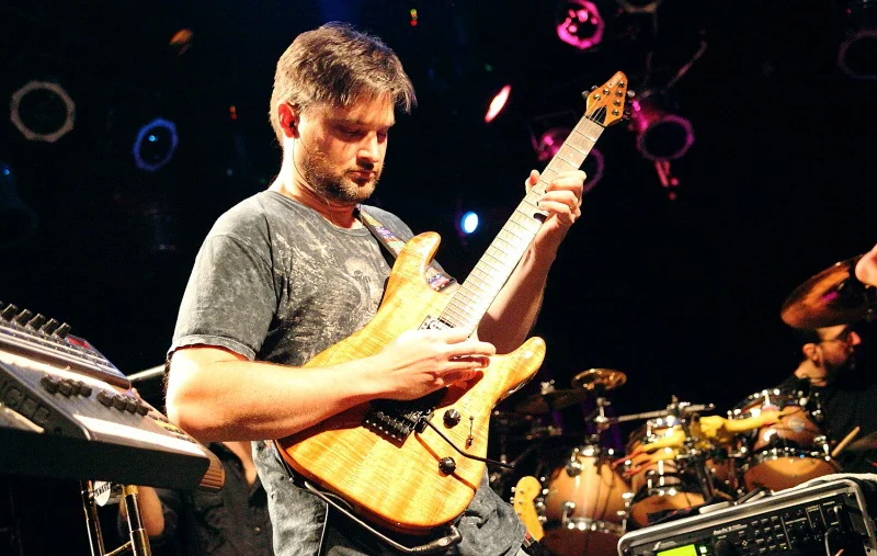 Guitar Control Derryl Gabel