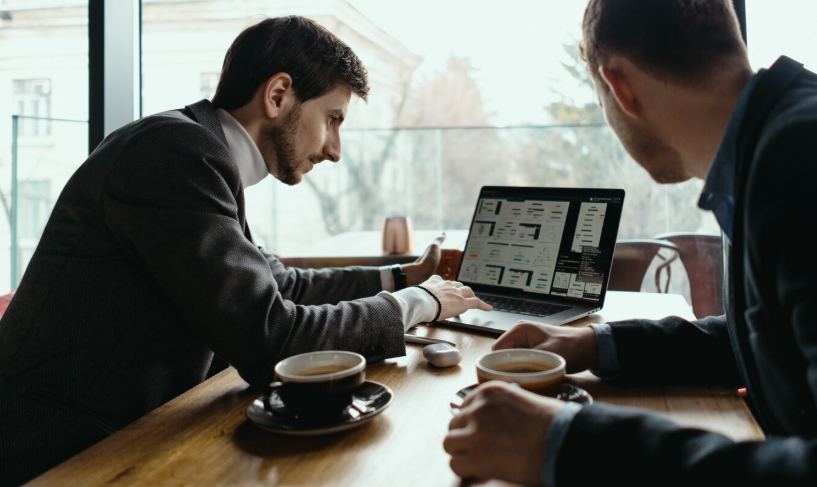 When Should You Hire a Facebook Ads Agency Instead of Running Ads In-House