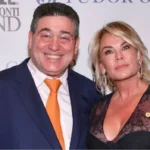 Who Is itchko ezratti wife​?