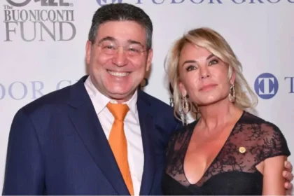 Who Is itchko ezratti wife​?