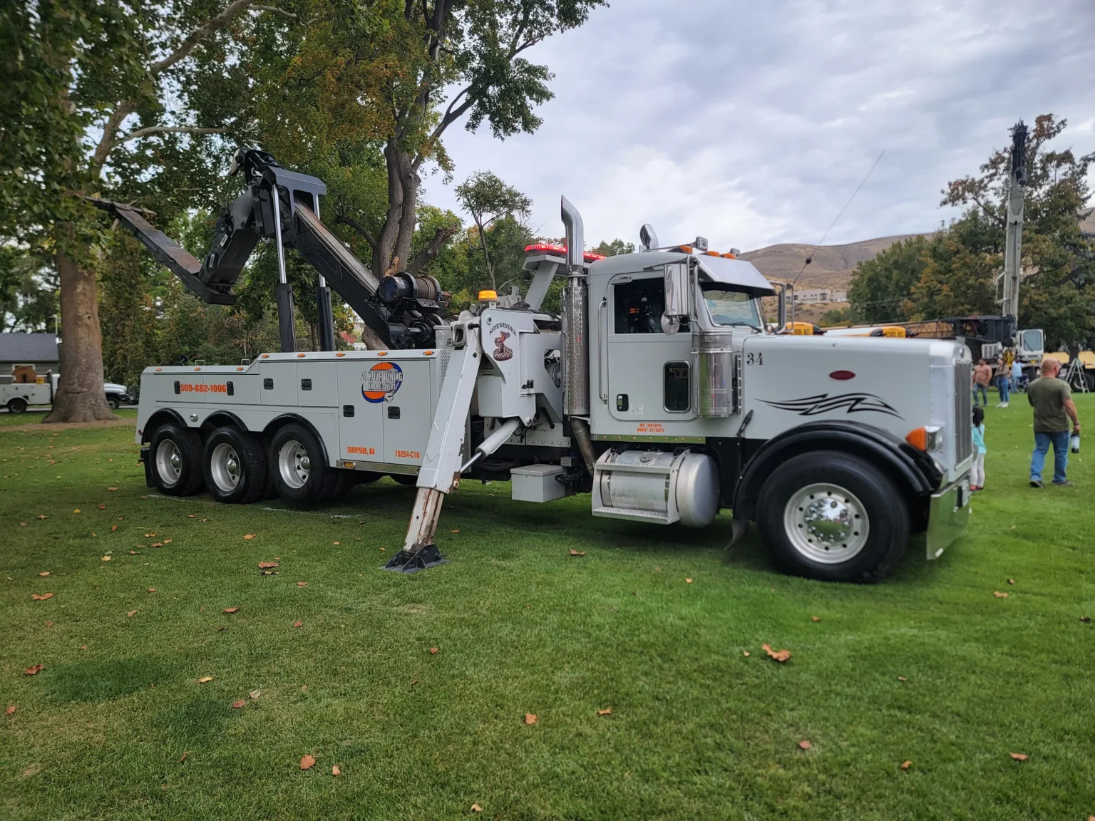 Expert Heavy Towing Services in Pasco and Sunnyside