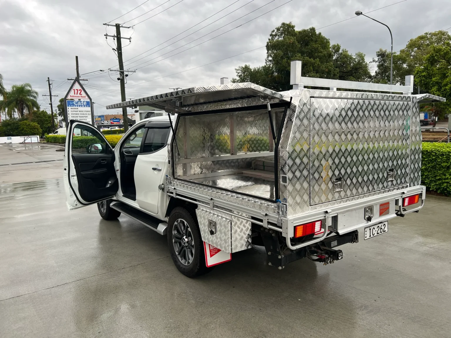 Top Benefits of Choosing a UTE Canopy for Your Vehicle