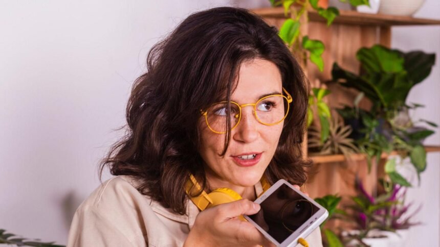 Why Millennials Don't Answer the Phone and When That's Actually Smart