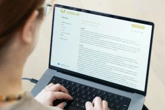 7 Best Transcription Services in 2026 (Ranked for Accuracy, Speed, and Real-World Use)