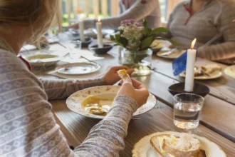 Bjudlunch: The Swedish Tradition of Treating Someone to Lunch