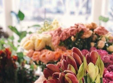 The Visual Impact of Floral Elements in Professional Event Design