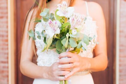 The Ultimate Bridal Guide to Choosing a Timeless Wedding Bouquet in Singapore