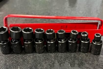 Swiveling Socket