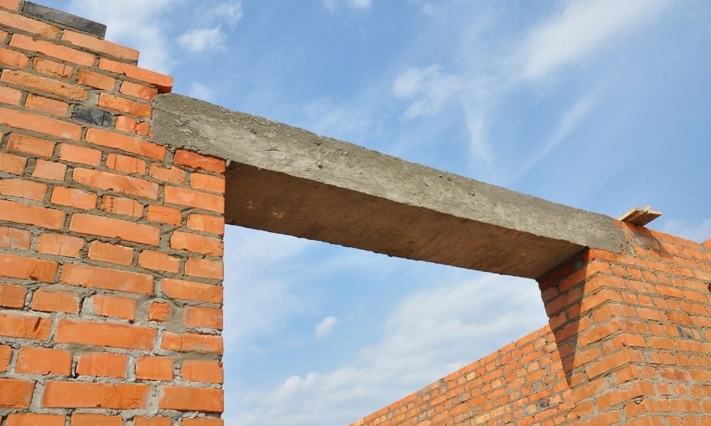 The Pros & Cons of Using Concrete Lintels in Construction