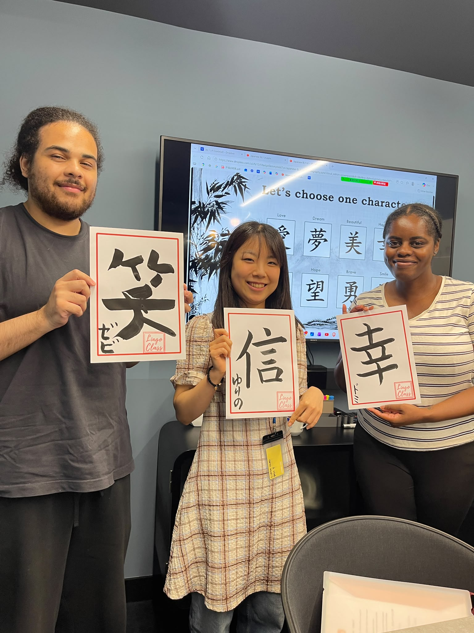 Self-Study vs Group Classes: What Is the Best Way to Learn an Asian Language?