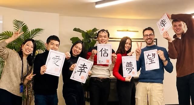 Self-Study vs Group Classes: What Is the Best Way to Learn an Asian Language?