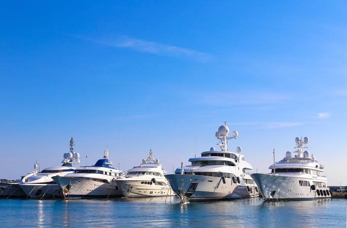 A Review of 3 Luxury Yacht Charters for Travellers Seeking a Slower Pace on the French Riviera